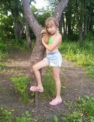 little girl BD-Company Sisters