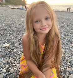 little girl BD-Company Sisters